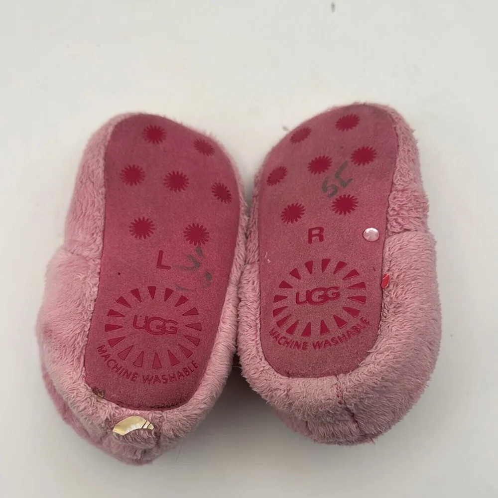 UGG cozy up
